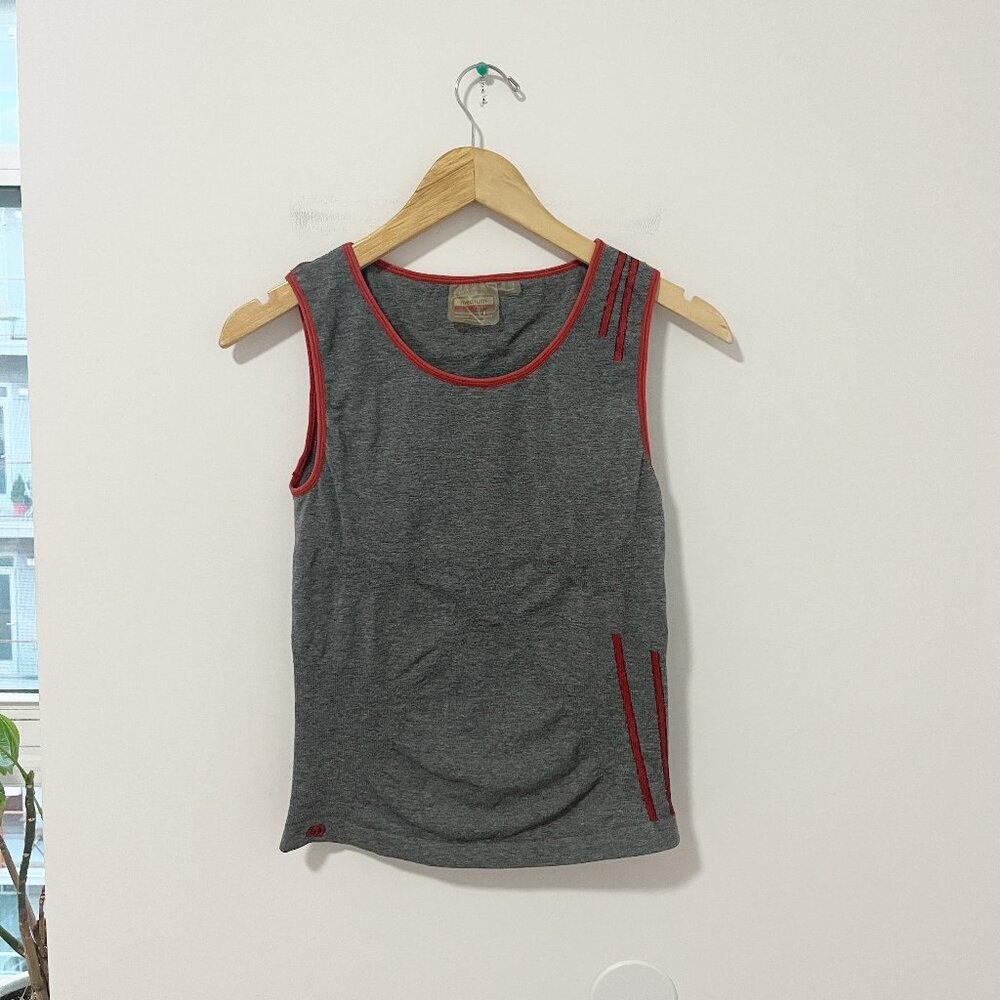 Mammut Gray & Red Seamless Workout Tank Size Medium